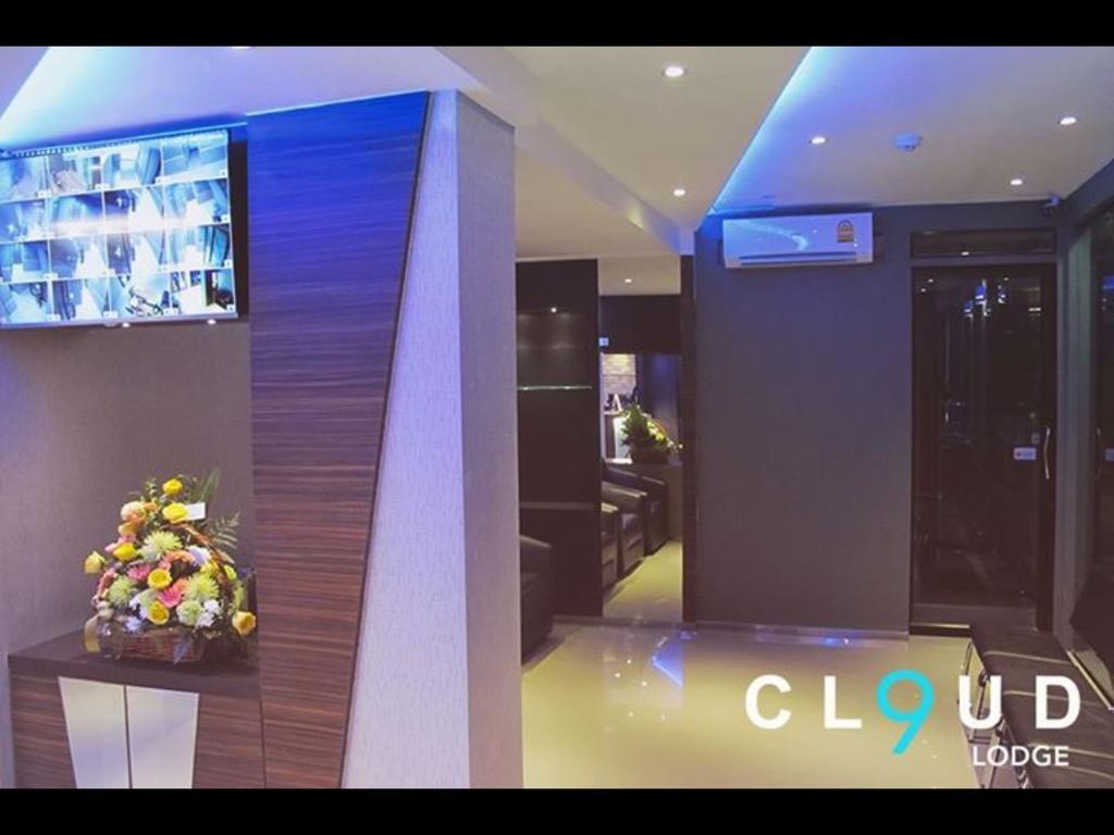 Cloud 9 Lodge Bangkok Exterior photo